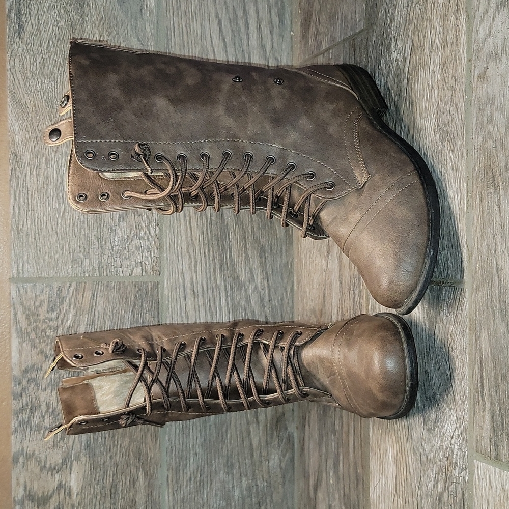 3/$20 Vanity Boots 👢 - Picture 2 of 9